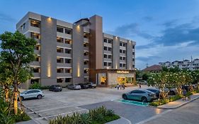 Miloft Suvarnabhumi Airport Hotel